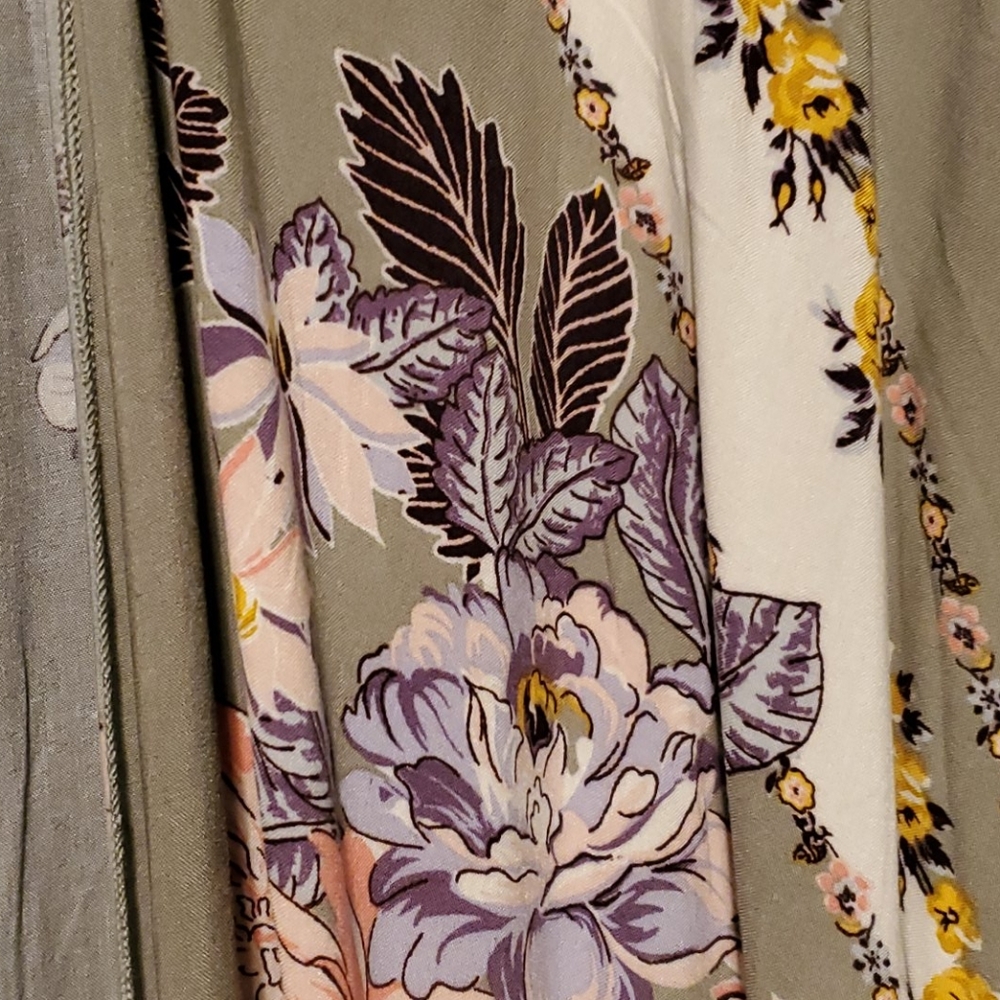 Spring Floral Kimono - Picture 2 of 4